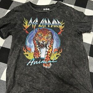 Def Leppard T-Shirt, size large!